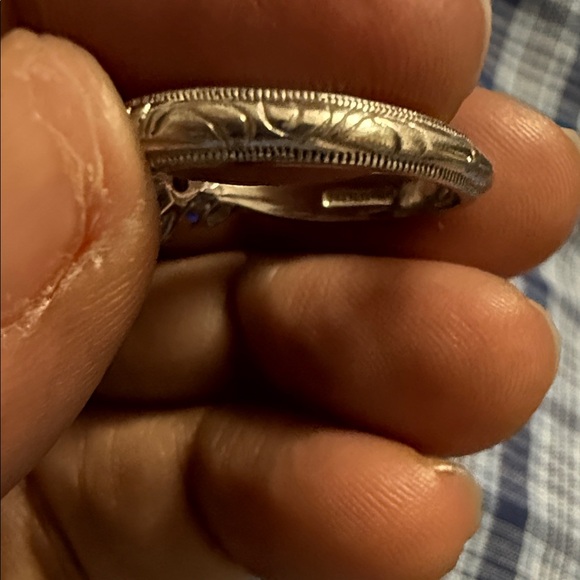 Elegant Silver and Blue Stone Ring - Picture 4 of 5